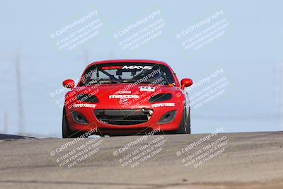 media/Oct-26-2025-CalClub SCCA (Sun) [[8ce1e69566]]/Group 2/Grapevine/